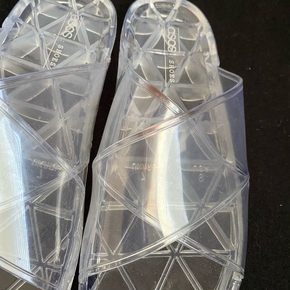 ASOS Clear Jelly Slides —Wmns Sz 9 - Picture 2 of 4